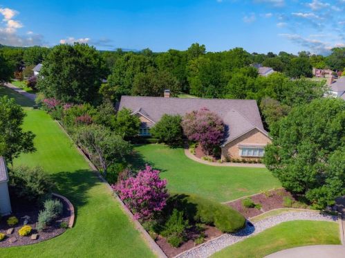 26 Santa Monica Cir, St Paul, TX 75098-8239