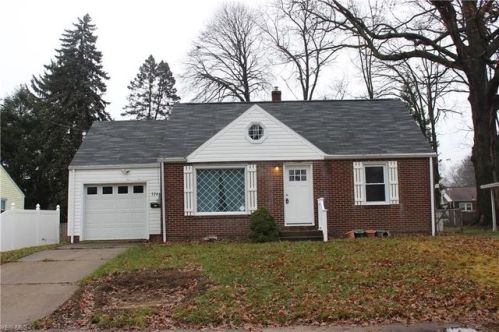 3744 Edgefield Ave, Canton, OH 44709-2415