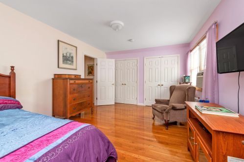 110 Central Blvd, New Hyde Park NY  11040-4228 exterior