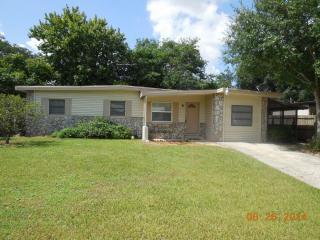 114 Anderson Cir, Sanford FL  32771-4136 exterior