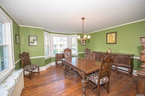 83 Thompson Ave, Babylon NY  11702-3404 exterior