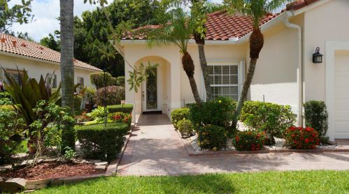 383 Granville St, Fort Pierce, FL 34986-2612