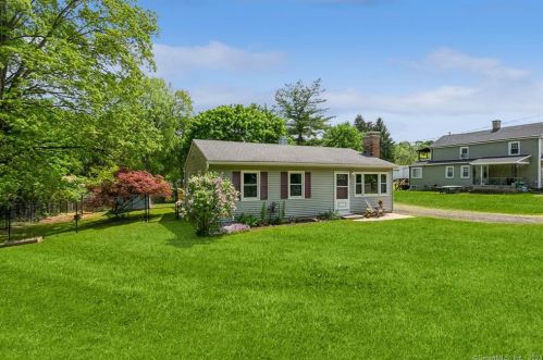 53 Maple Ave, Bethel, CT 06801-1416