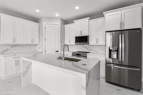 1908 14 St, Cape Coral FL  33909-1643 exterior