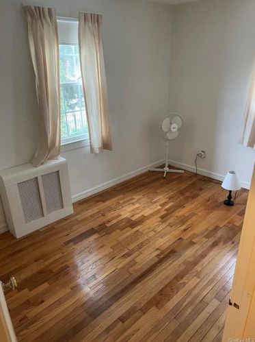 2562 Flint Ave, Bronx NY  10475-1004 exterior