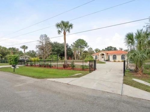 95 12th Ave, Naples FL  34120-3353 exterior