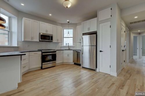 618 14th St, Union City, NJ 07087-3116