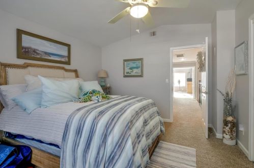 781 Bluff Dr, Los Banos CA  93635-5127 exterior