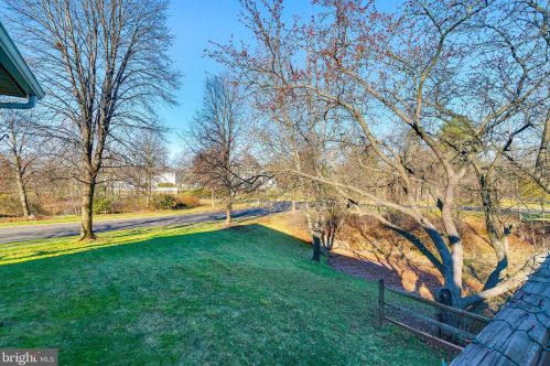 411 Shipwrighter Way, Lansdale PA  19446-4022 exterior