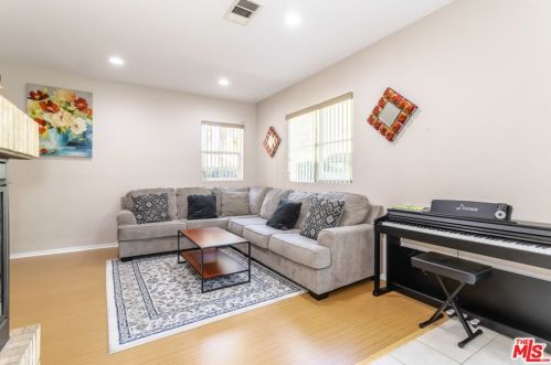 23721 Stagecoach Way, Santa Clarita CA  91354-0722 exterior