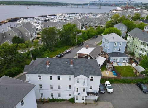 124 Bay St, Fall River, MA 02721-1008