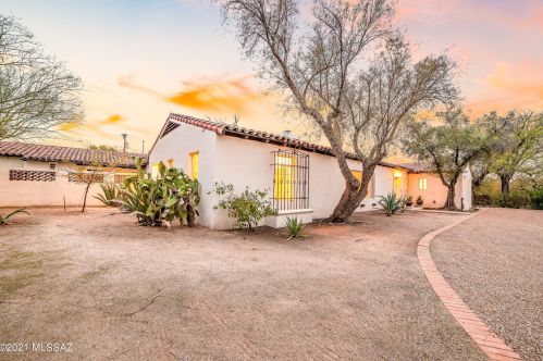 401 Sierra Vista Dr, Tucson, AZ 85719-3844