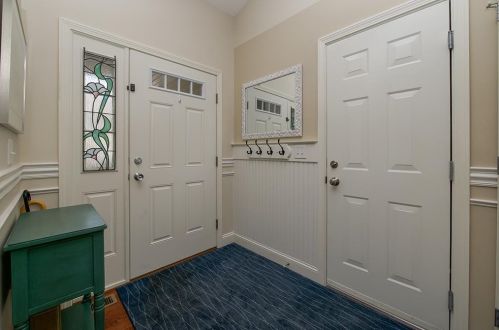 1 Aspen Ln, Newton, NH 03858-4406