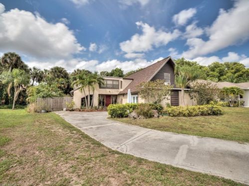 27911 Carl Cir, Bonita Springs, FL 34135-5748