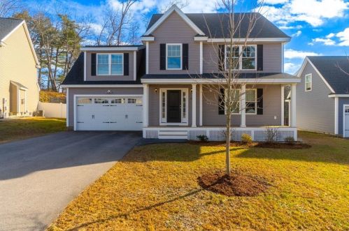 12 Intervale St, Nashua, NH 03064-2513