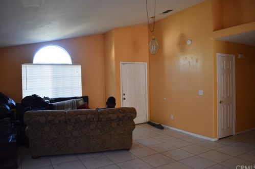 6321 Trinidad Ave, Bakersfield, CA 93313-6001