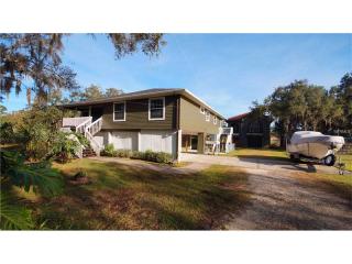915 Waverly St, Oldsmar, FL 34677-4704