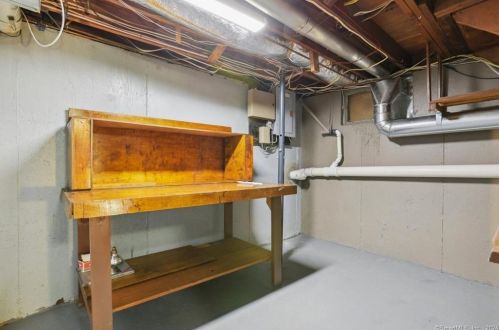 4 Fairway Ln, Norwich CT  06360-7006 exterior