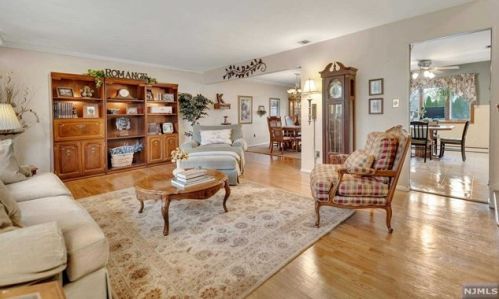 50 Sheffield St, Oakland NJ  07436-2657 exterior