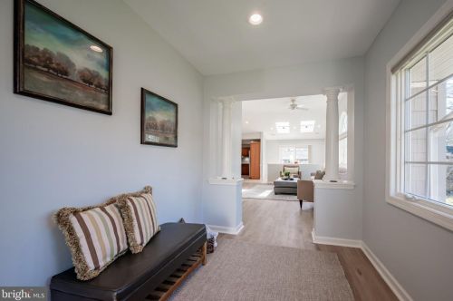 1912 Beechwood Dr, Wilmington DE  19810-4359 exterior