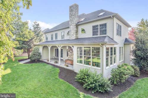 319 Equus Dr, Camp Hill PA  17011-8350 exterior