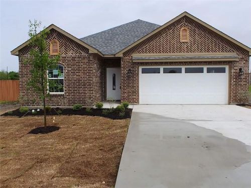 215 Peters St, Waxahachie, TX 75165-3540