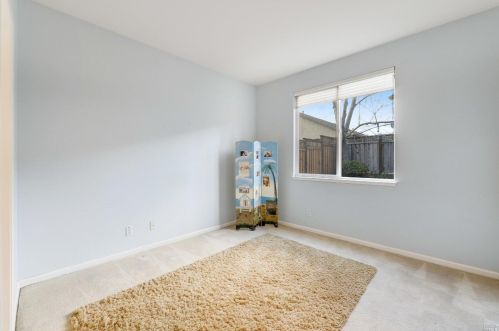 1409 Birdie Dr, Windsor CA  95492-8717 exterior