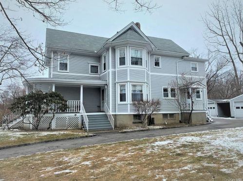 4 Stone Ave, Crotonville NY  10562-3707 exterior