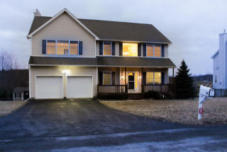 20 Salk Dr, Highland, NY 12528-1819