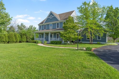 1465 Glen Oaks Ln, Thiensville WI  53092-2954 exterior