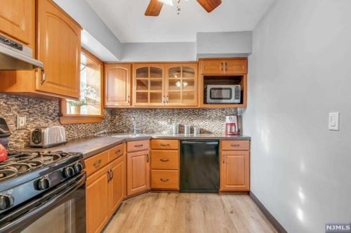 284 Howell Rd, Englewood NJ  07631-2106 exterior