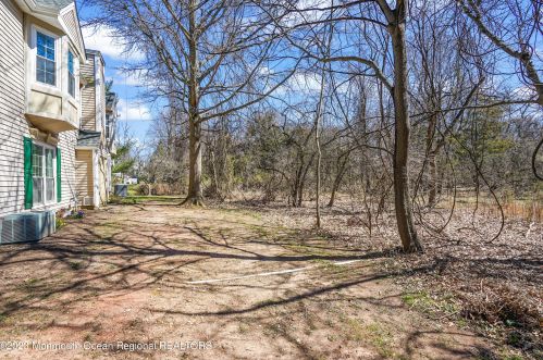 76 Players Cir, Tinton Falls NJ  07724-3805 exterior