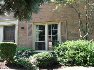 1762 Colhasset Ln, Columbus, OH 43220-2528