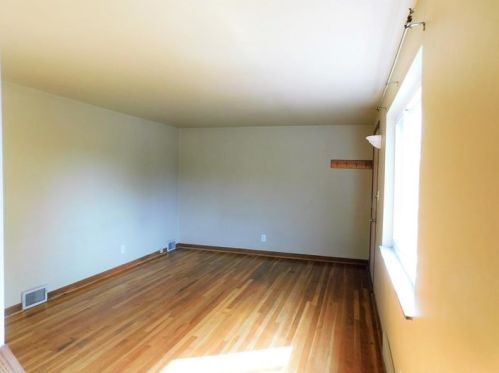 6798 Tunnelview Dr, Pittsburgh, PA 15235-2240