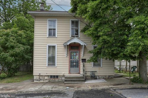 27 Rosanna St, Hummelstown PA  17036-1521 exterior