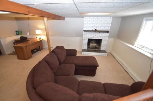 10 Chapman Rd, East Hampton CT  06424-1310 exterior