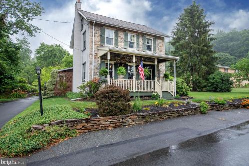 13 Sycamore Rd, Dale, PA 19504-8868