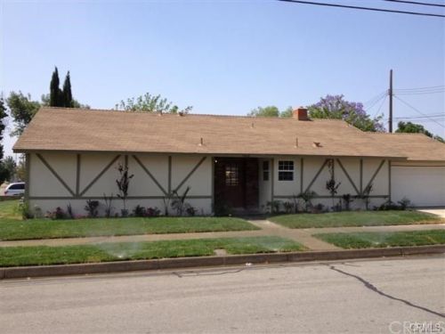 702 Herberts Ln, Colton, CA 92324-1513