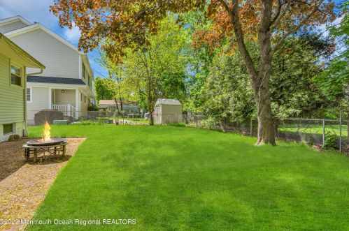 407 Berkshire Rd, Ridgewood NJ 07450-5533 exterior