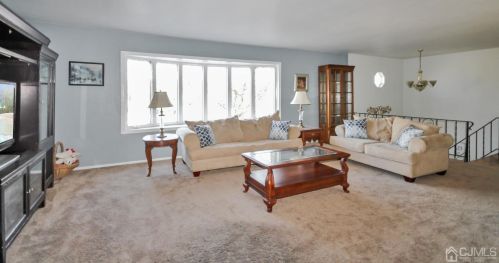 16 Rath Ln, East Brunswick, NJ 08816-2811