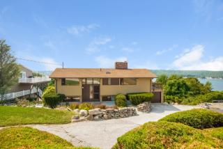 117 Phoenix Dr, Groton CT  06340-2413 exterior