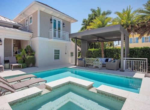 180 1st Ave, Naples FL  34102-5903 exterior
