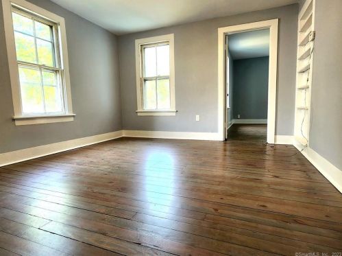136 Maple St, Milford CT  06460-3405 exterior