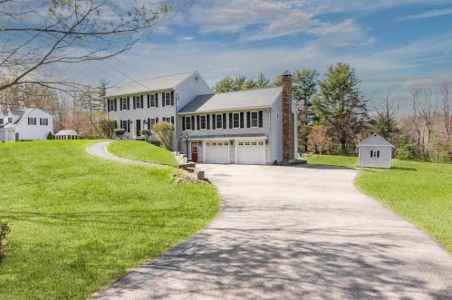 12 Goulds Hill Rd, Newton, NH 03858-3300