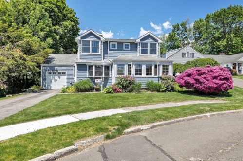 15 Staples Ct, Norwalk, CT 06855-2001