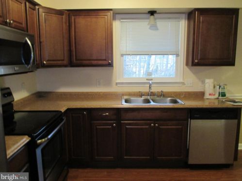 423 Laurel Ave, Fredericksburg VA  22408-1571 exterior