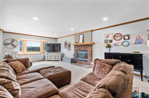 6116 Anne Marie Ct, West Bend, WI 53095-9167