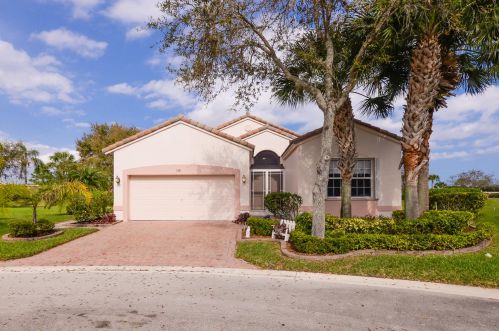 338 Millpond Ln, Fort Pierce, FL 34986-2651
