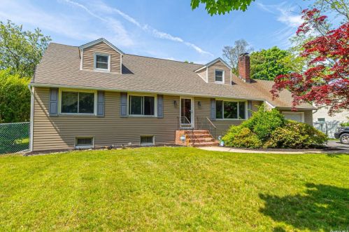 469 Ralph Ave, Central Islip, NY 11722-1831