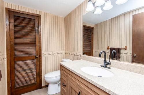 3590 Glen Park Rd, Waukesha WI  53151-5222 exterior